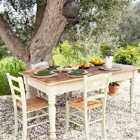 Trullo Trulala In Nature Between & Ceglie オストゥーニ